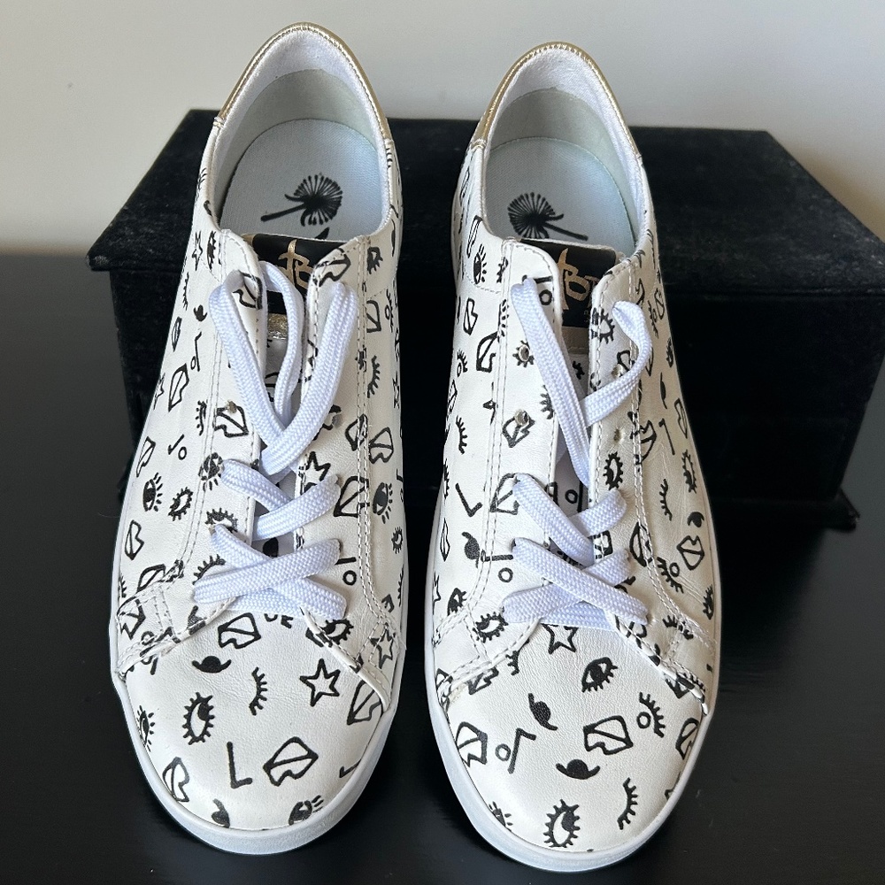 NWOT - OTBT - All Leather Sneakers - Gold Wink - New without Box